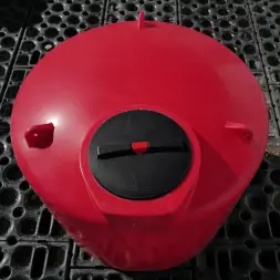 Емкость TOR 2000л КАС с откидной крышкой красная